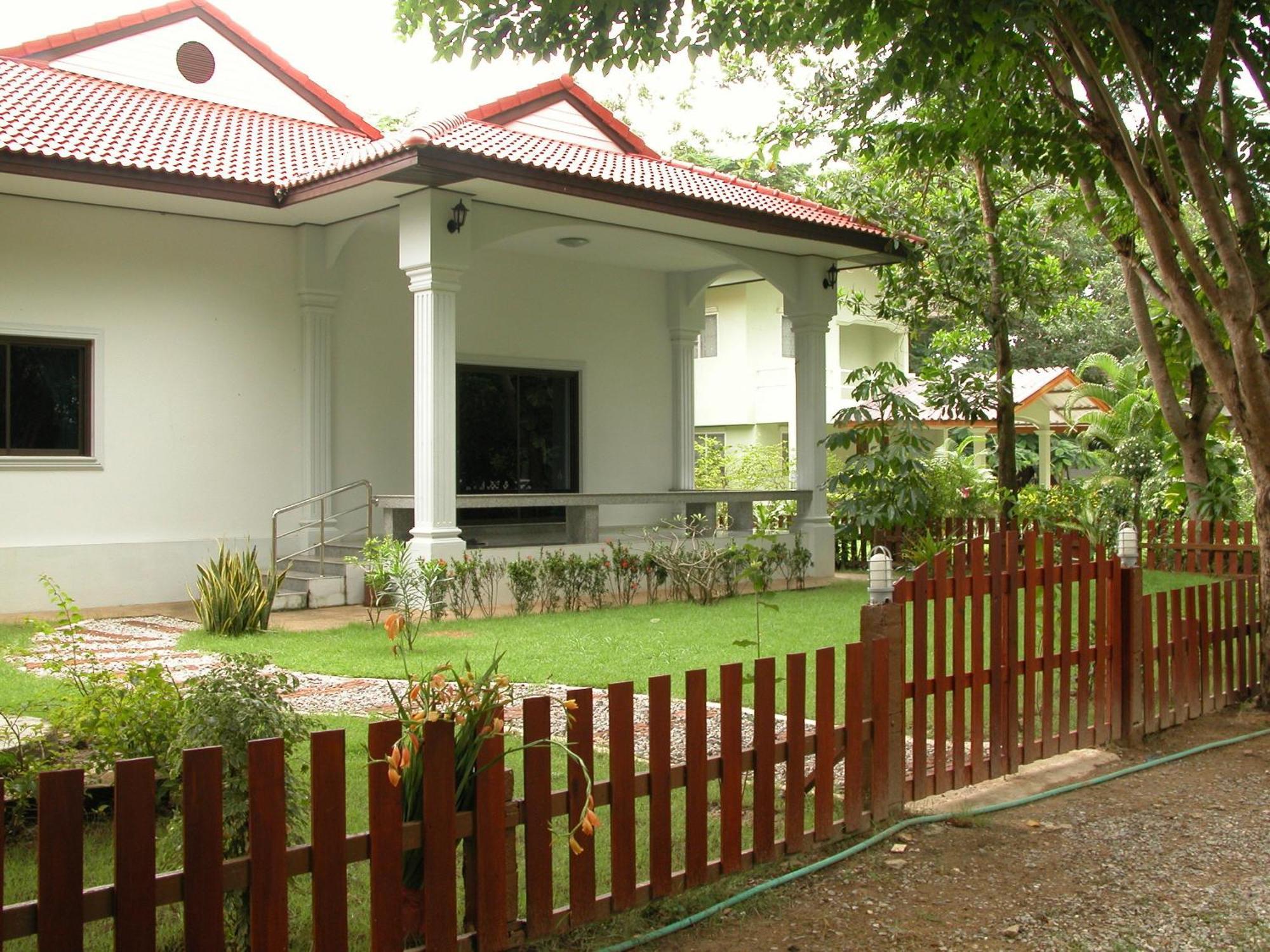 Baan Klang Aow Beach Resort Ban Krut (Prachuap Khiri Khan) Exterior foto
